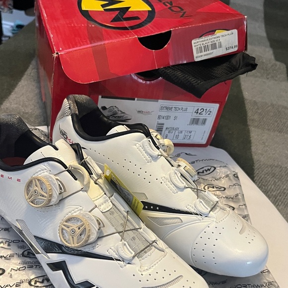 New IN BOX - NW White and Black Men's Athletic Cycling Shoes - brand new! - Picture 17 of 17
